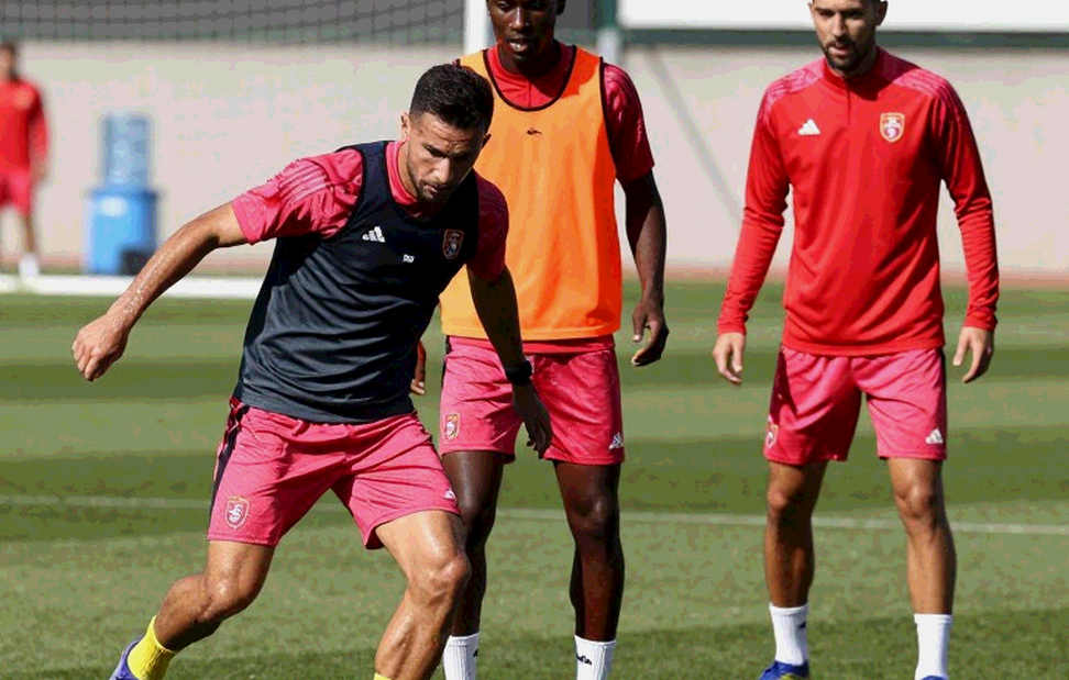 Bóng đá Việt Nam đang mắc kẹt trong ảo ảnh tiki-taka