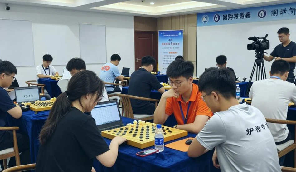 ChessBase Magazine số 225: 27 miniatures hấp dẫn từ Chess Festival Prague 2026