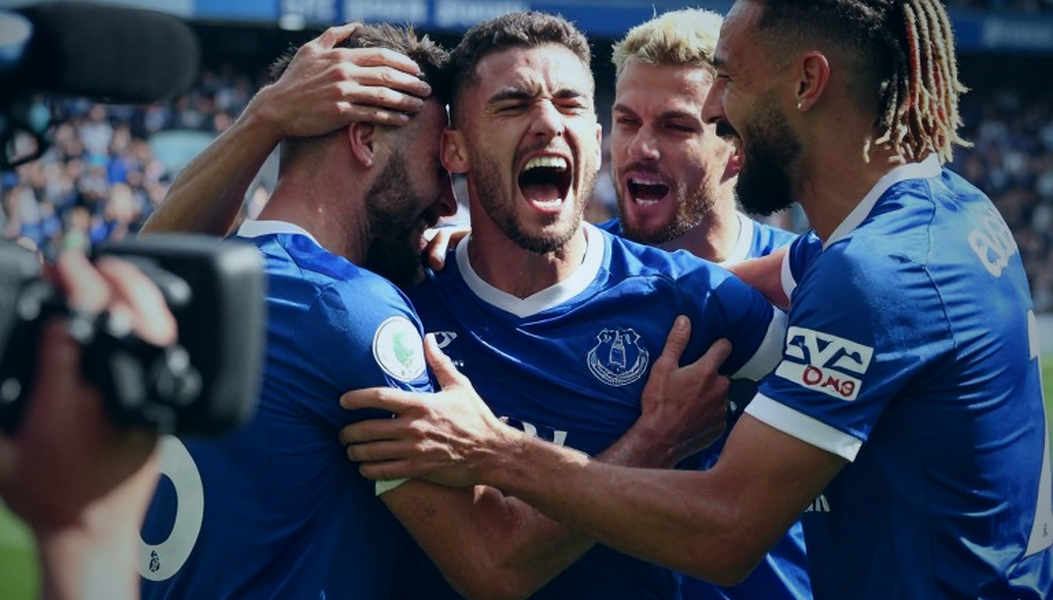 Phạm Tuấn Hải ghi bàn đầu tiên cho Nam Định: phút 86 và lớp trầm tích phía sau tỷ số 2-0