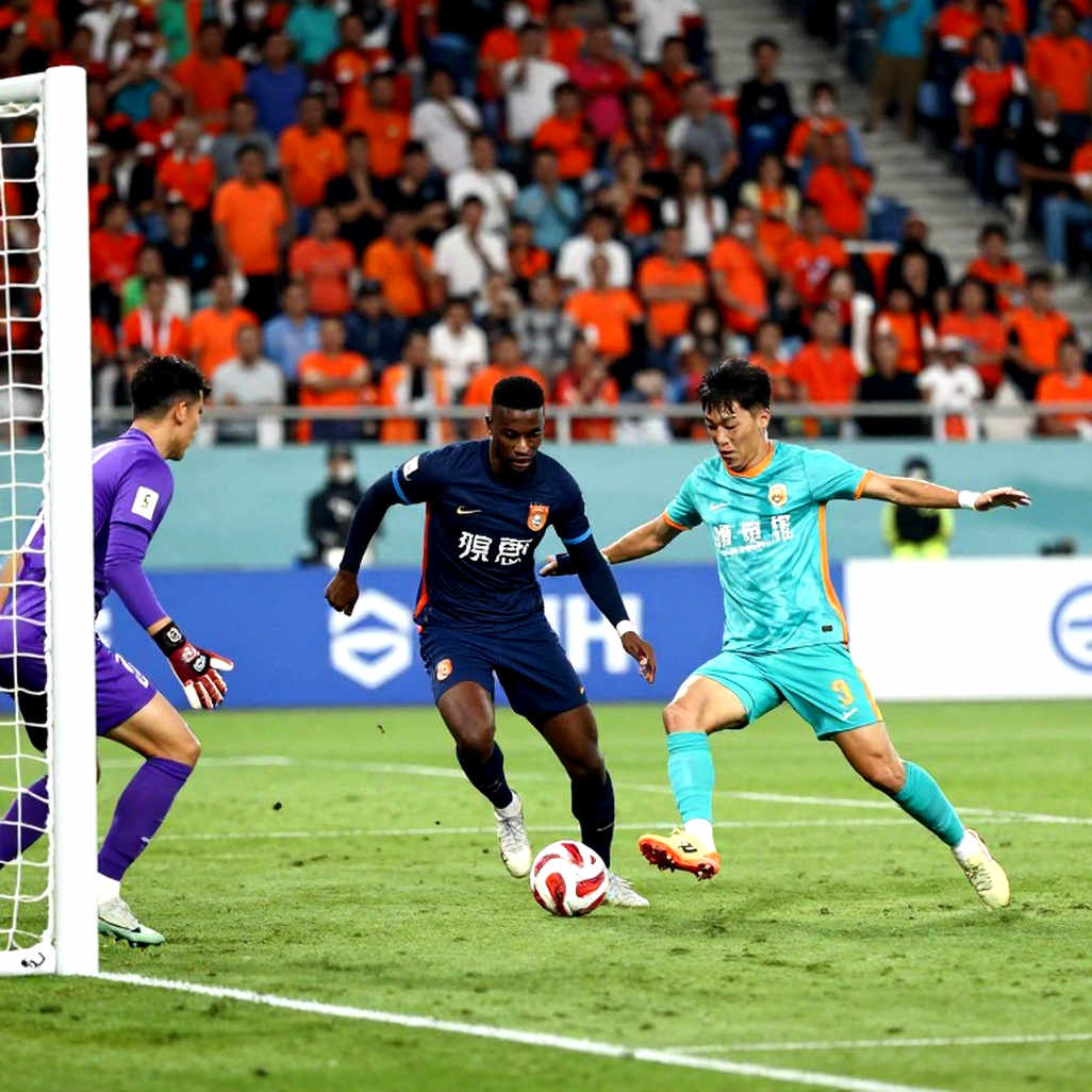 V.League 1: Đọc bảng xếp hạng qua tiền, không gian và nhịp thở